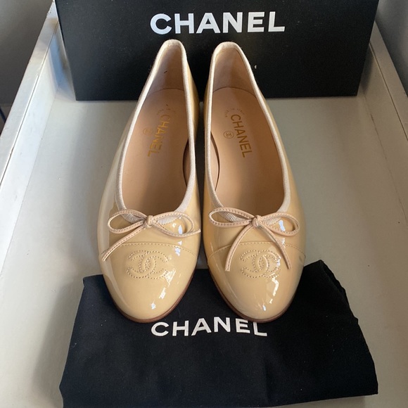 Chanel Nude Patent Leather Ballet flats - Picture 13 of 15